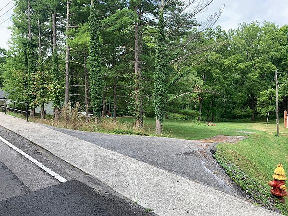 5th image of 405 Fincastle Tpke