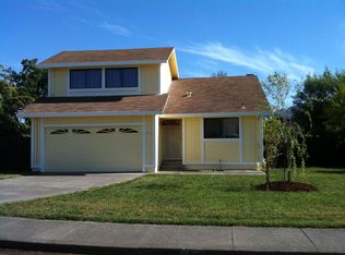 411 Sherry Dr, Ukiah, CA 95482