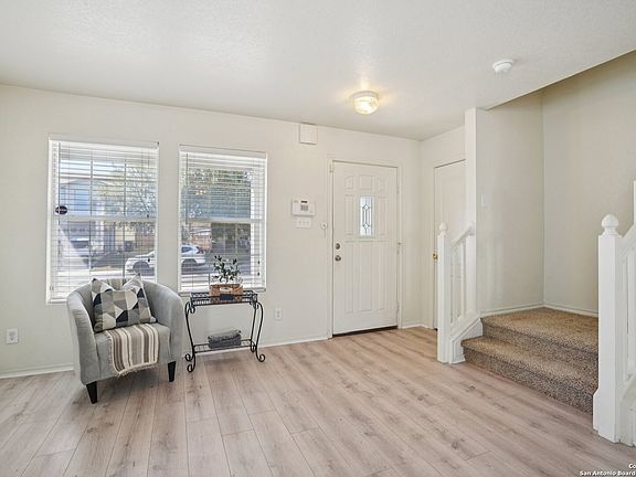 3rd image of 4726 Appaloosa Run