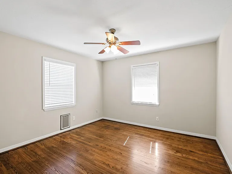 8729 Dunlap St — Photo 9