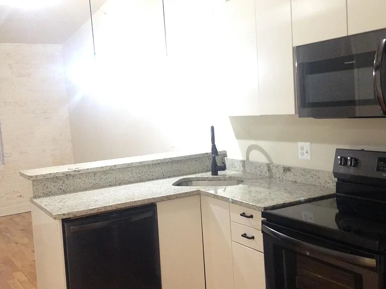 124 E Trenton St #202 — Photo 11