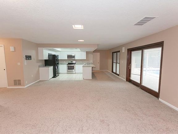 3rd image of 20328 Macon Pkwy