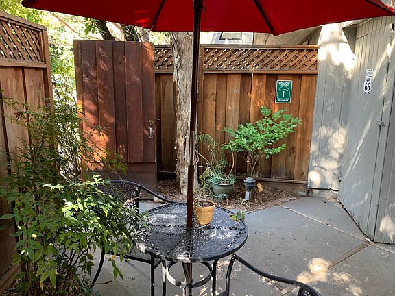 4th image of 120 Wheeler Ave #4