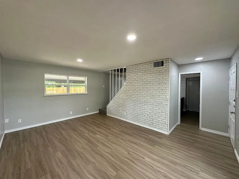 3204 Lake Rd — Photo 4