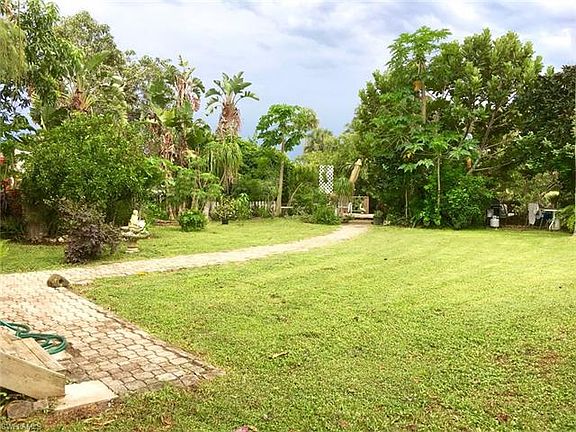 5th image of 46 Henderson Dr