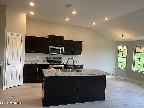 5th image of 5895 Sara Ann Ln