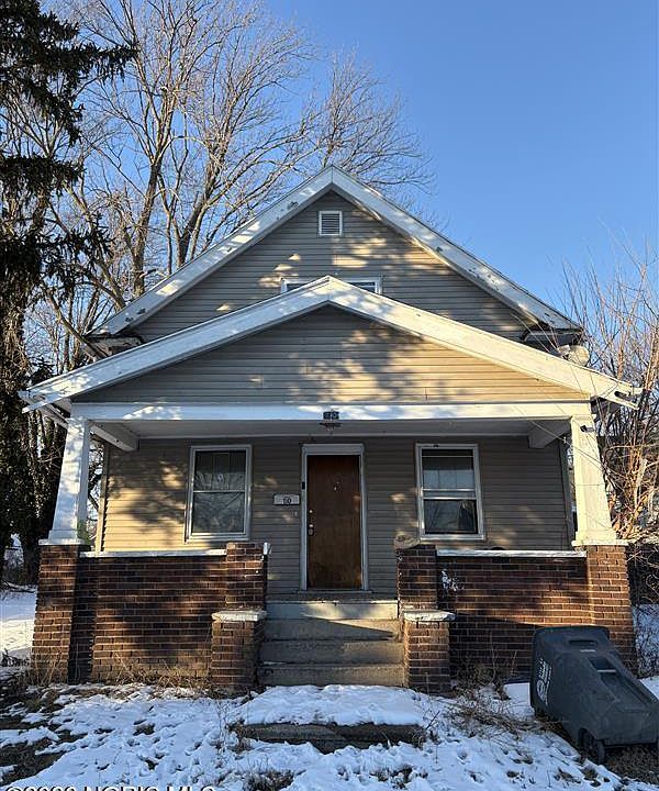 1st image of 710 Redwood Ave