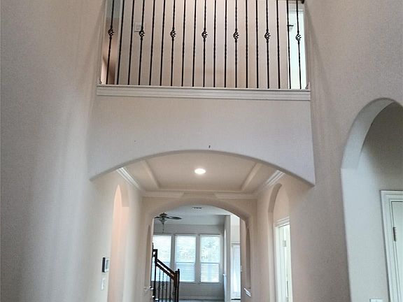 4th image of 3665 Bainbridge St
