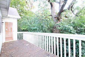 5th image of 310 W Whispering Oaks Ln