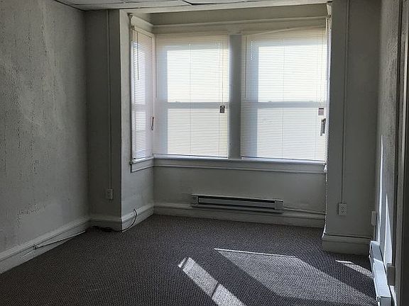 5th image of 25 1/2 W Franklin St APT 7