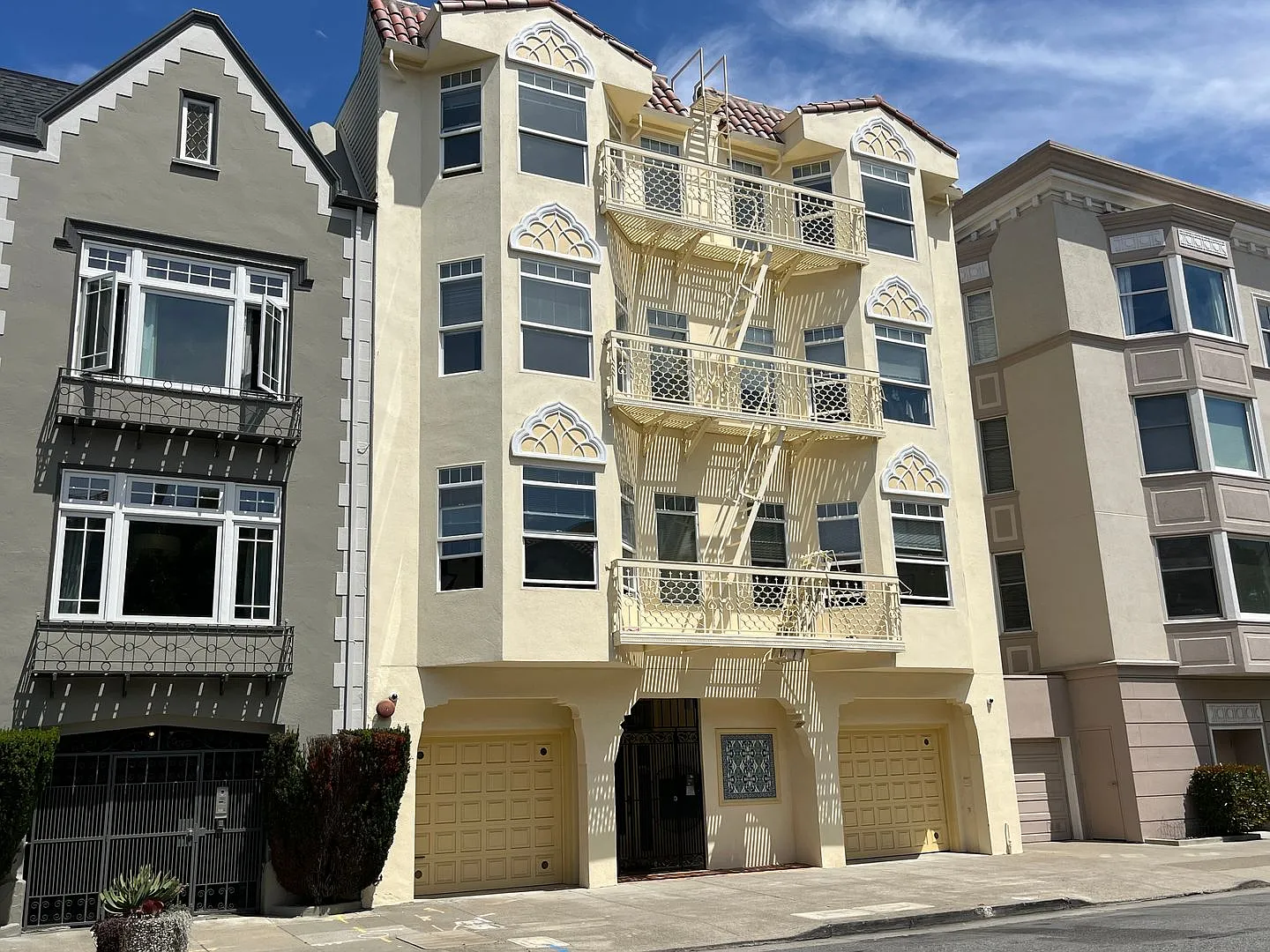 1 Bedroom In The Heart Of The Marina — Photo 1