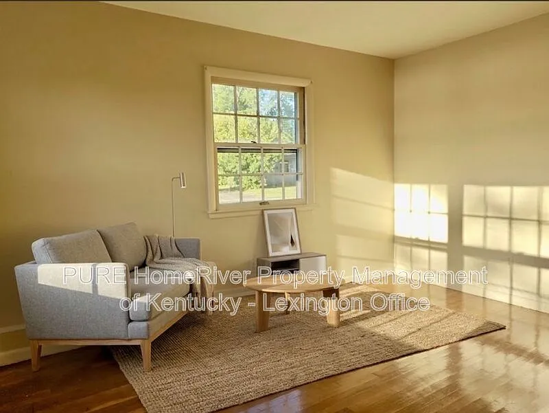 2 bed, 1.0 bath, 800 sqft, $1,095 — Photo 3