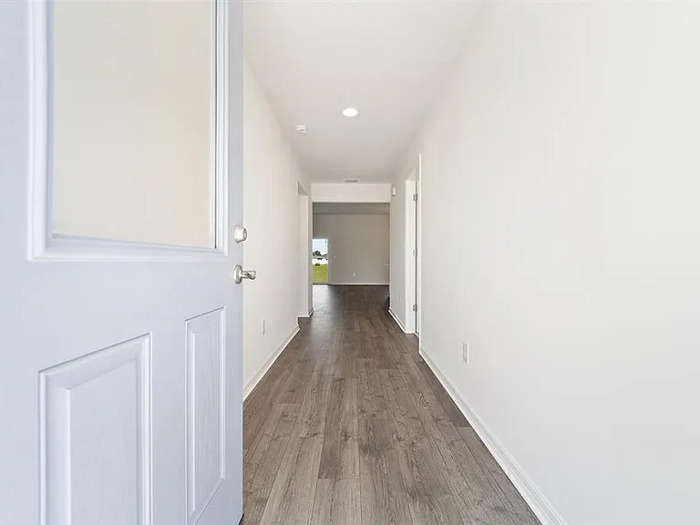 2421 Hobkirk Loop — Photo 6