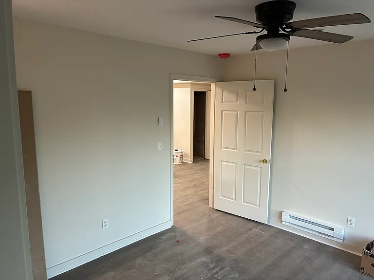 122 Ivydale Rd #B — Photo 3