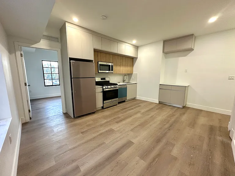 1619 Jefferson Ave #4 — Photo 7