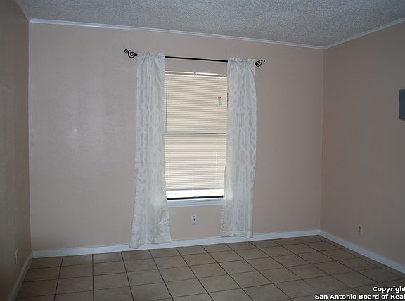 5th image of 4947 Bluff St