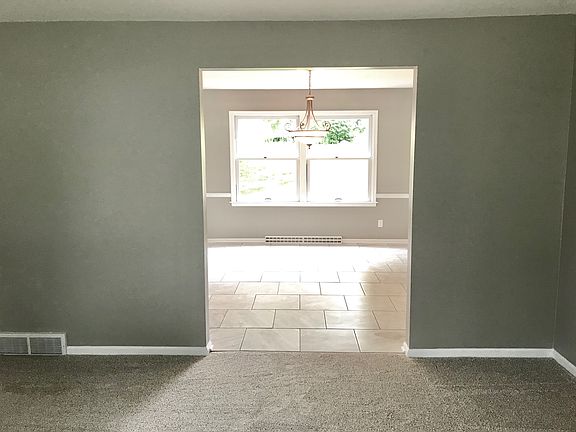 5th image of 82 Betzstone Dr