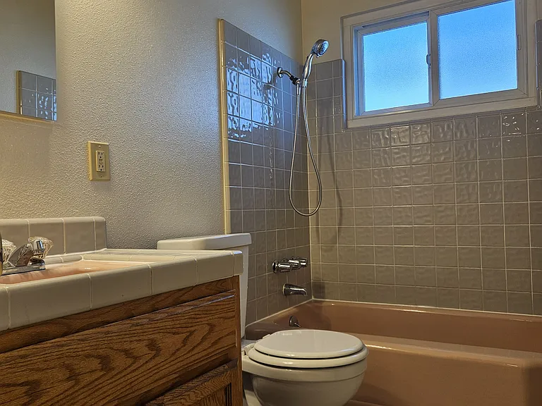 284 Grove Way — Photo 8