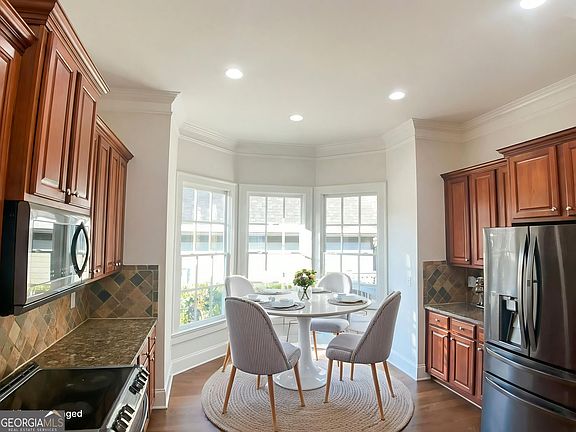 3rd image of 423 Tralee Ct