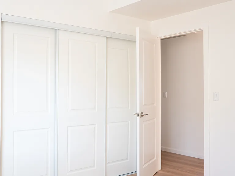 1200 N Hobart Blvd — Photo 11