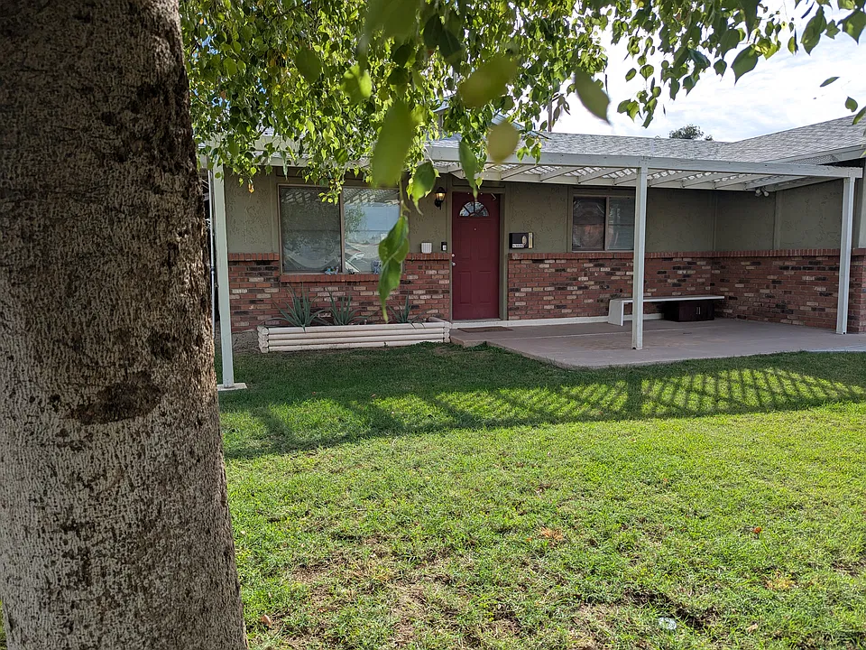 900 N Sunset Dr