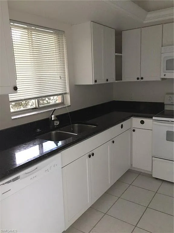 2 bed, 2.0 bath, 1054 sqft, $1,750 — Photo 4