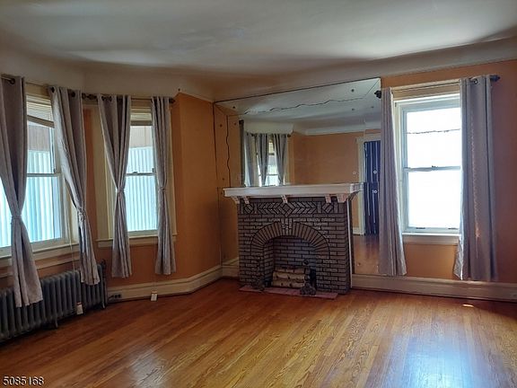 3rd image of 79 Saint Paul Ave