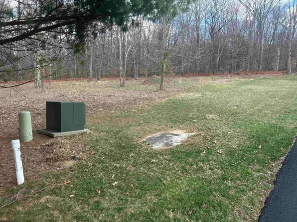 Jo Glen Dr, Morgantown, WV 26508