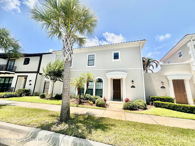 2523 Rodina Dr — Photo 2