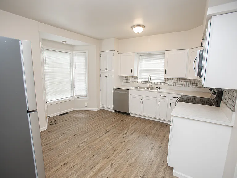 1628 W Main St #B — Photo 7