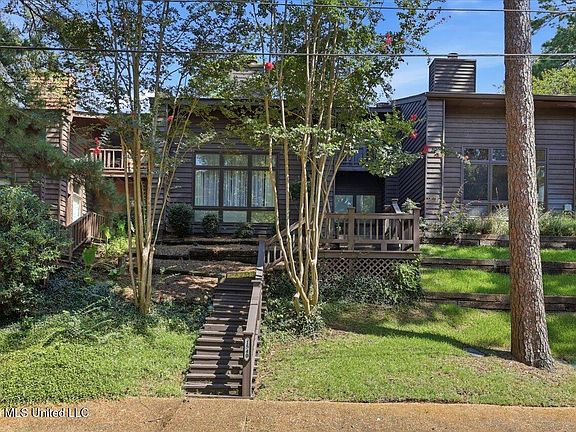 2nd image of 1540 Lakeside Dr