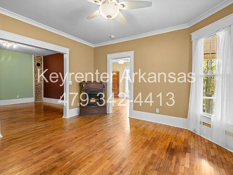 224 S Church Ave — Photo 6