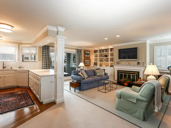 133 Rowayton Woods Dr, Norwalk, CT 06854