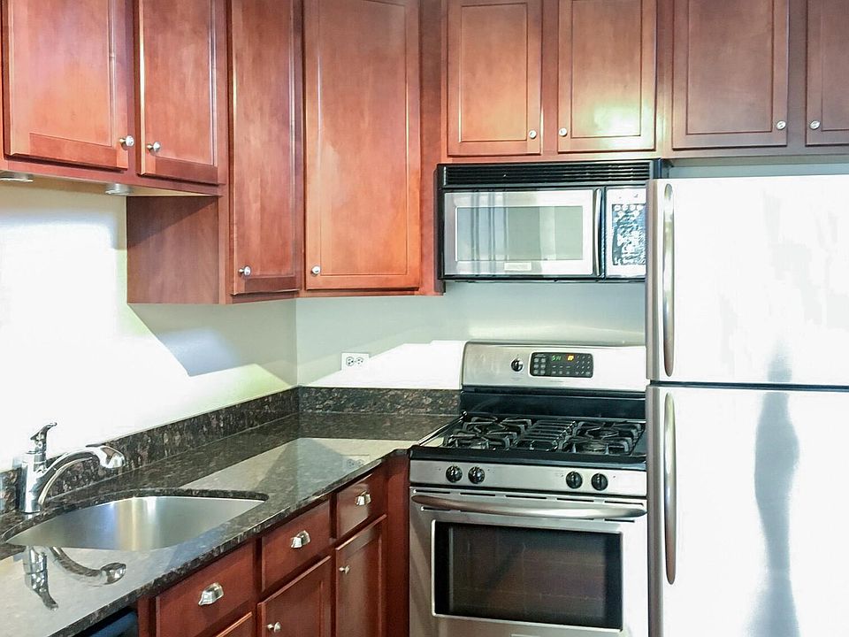 1st image of 1210 W Waveland Ave #16