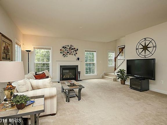 3rd image of 6000 Popes Creek Pl