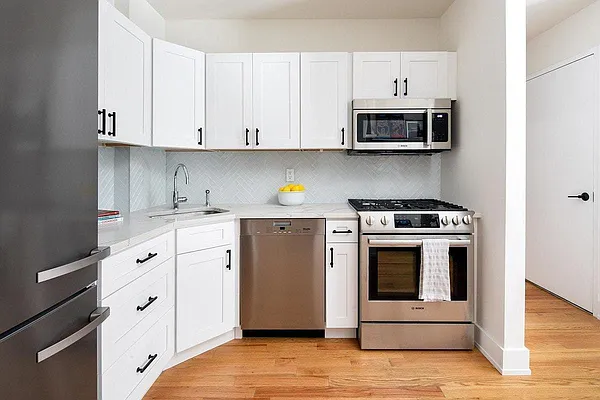 Sold by Bold New York | media 15