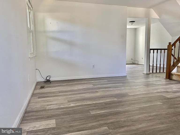 7351 Crestleigh Cir — Photo 11