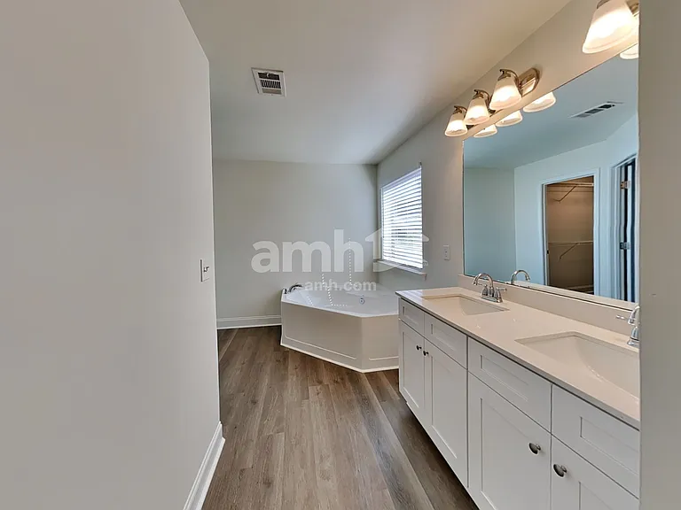 2444 Beal St — Photo 15