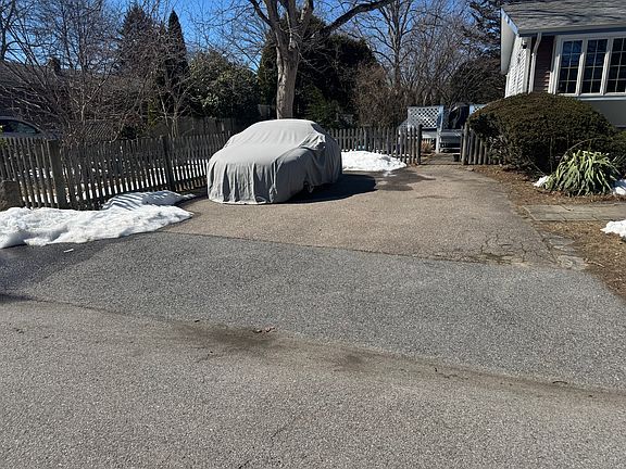 2nd image of 34 Inkberry Trl