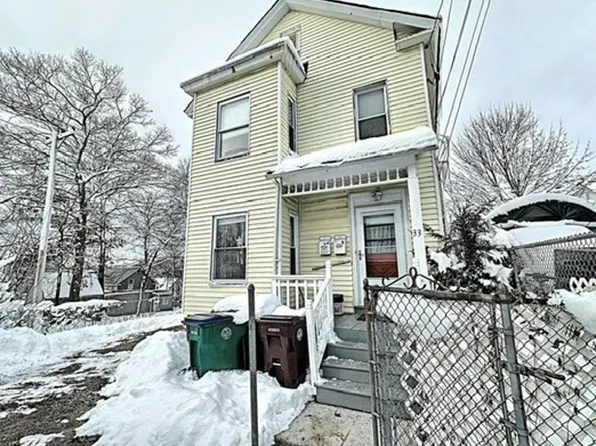 33 England St, Lowell, MA 01852