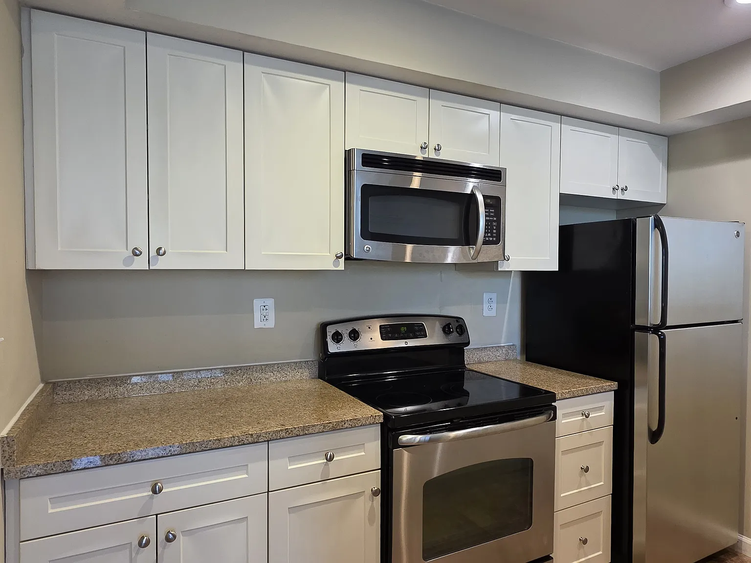 1 bed, 1.5 bath, 749 sqft, $2,280 — Photo 4