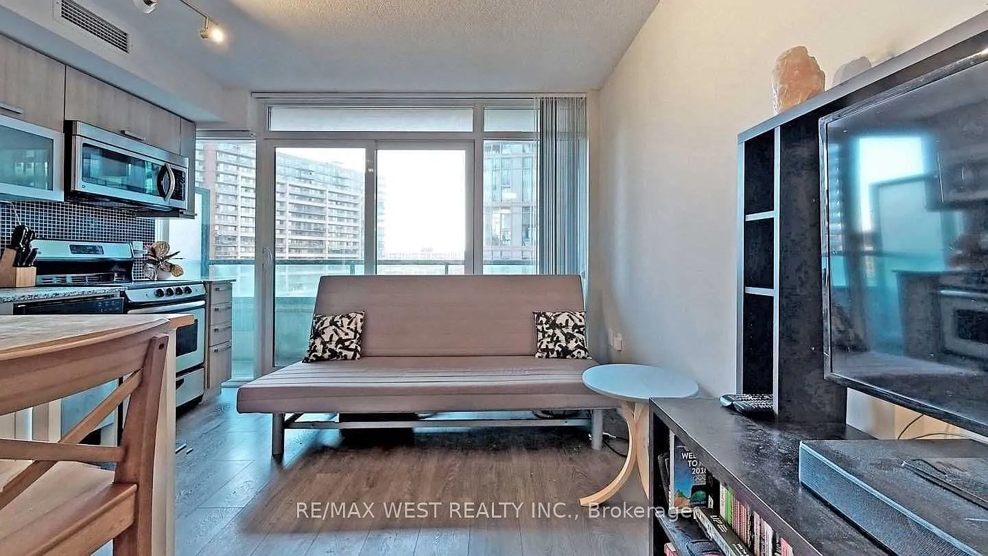 1 bed, $2,000 — Photo 3