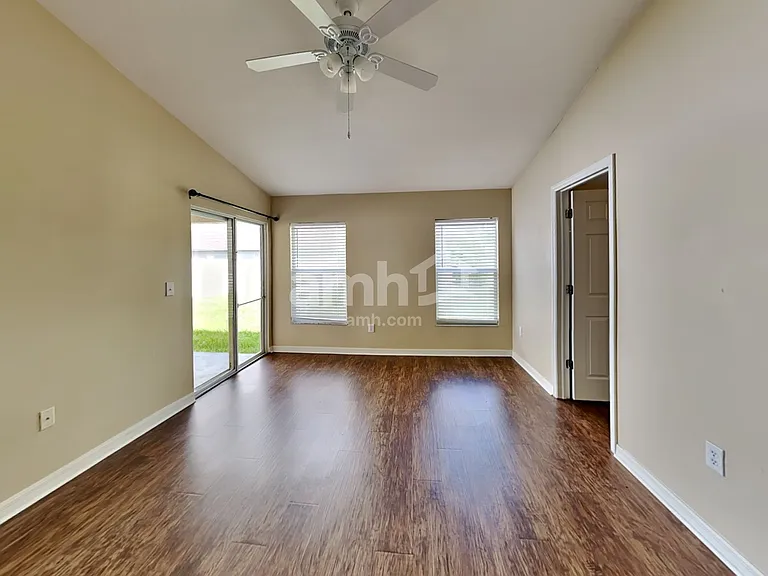 27826 Breakers Dr — Photo 12
