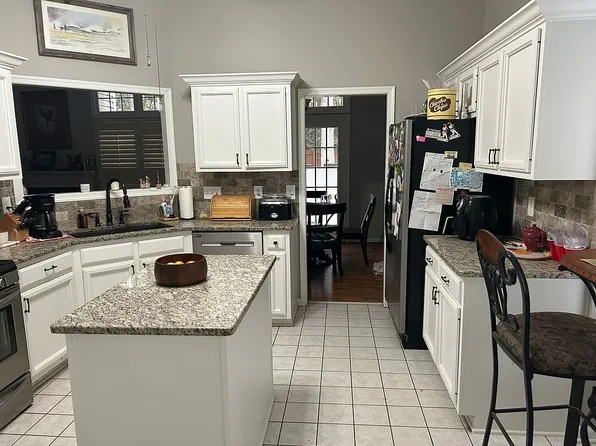 3014 Southampton Dr, Jamestown, NC 27282