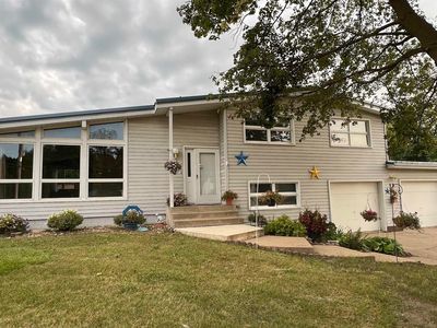 12 E Jefferson St, New Hampton, IA, 50659