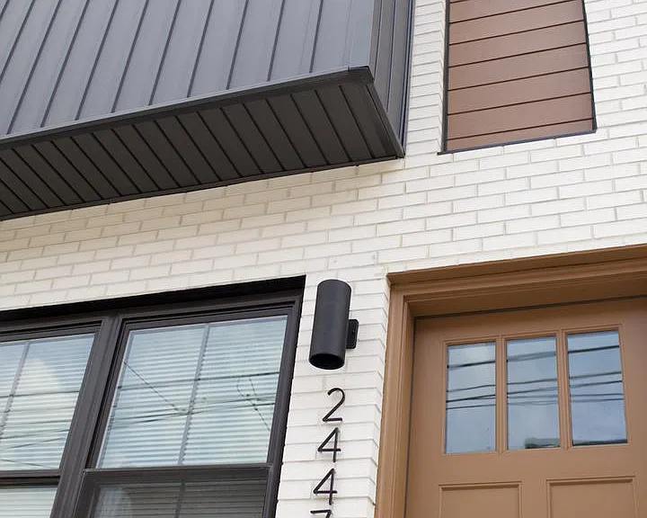 2447 Amber St — Photo 3