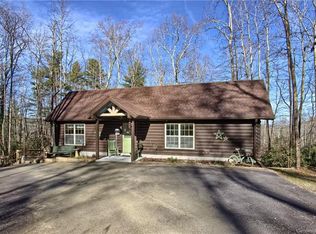 37 Bear Rock Loop Rd, Hendersonville, NC 28739