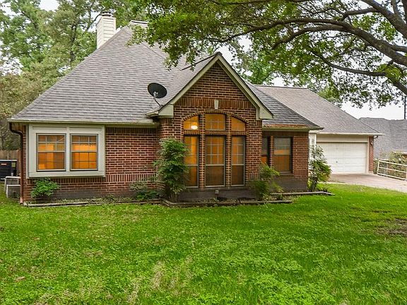 3rd image of 28110 Linda Ln