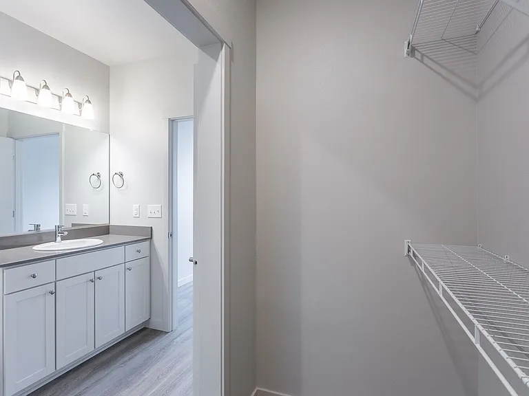 5 Points Apartments — Photo 14