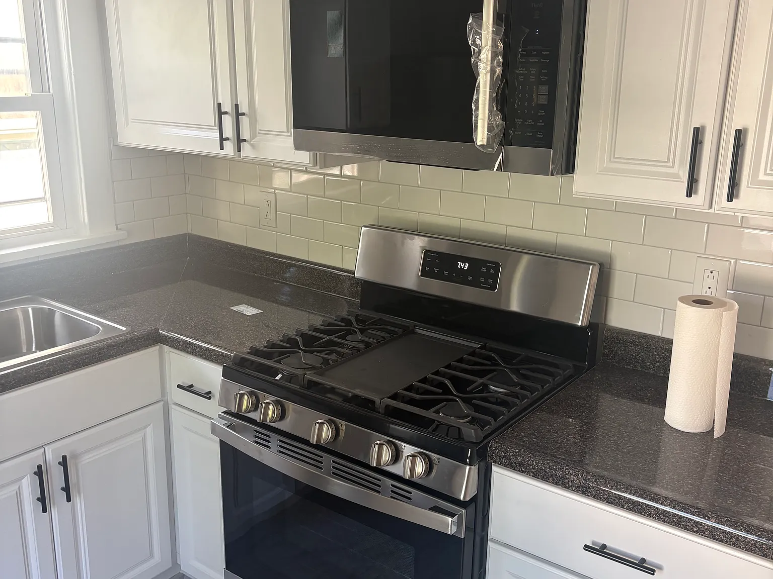 2 bed, $2,600 — Photo 2